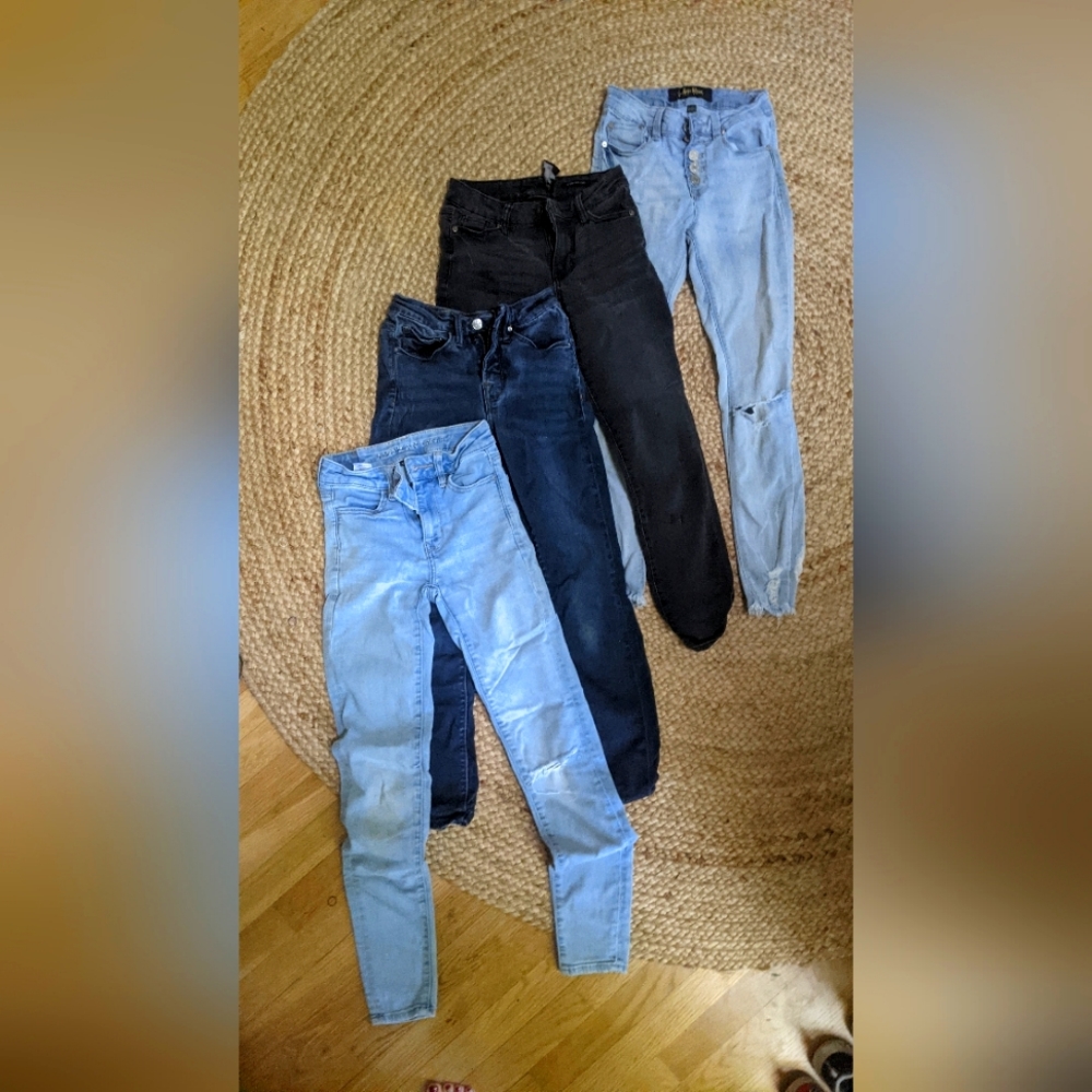 Bundle of 4 prs skinny jeans